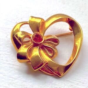 Vintage Gold Heart-Shaped Brooch with Bow